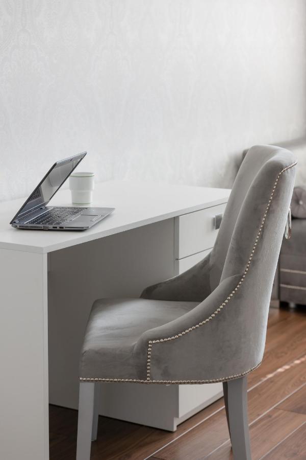 Glamorous Wilanow Apartment By Renters Warsawa Bagian luar foto