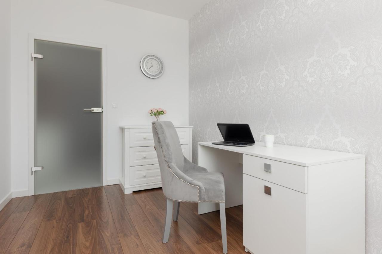 Glamorous Wilanow Apartment By Renters Warsawa Bagian luar foto